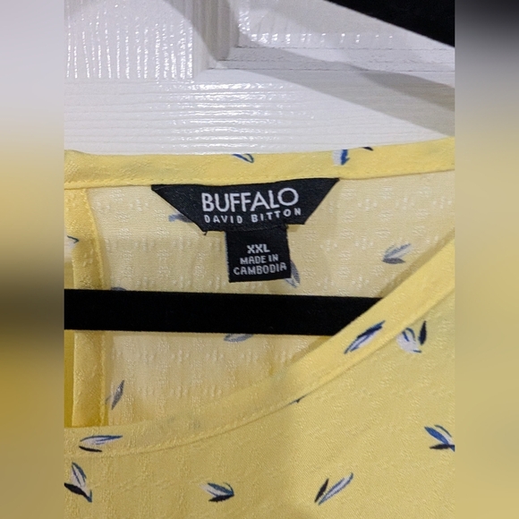 Buffalo David Bitton Yellow Tie Front Detail Short Sleeve Blouse in Size XXL - Picture 3 of 9